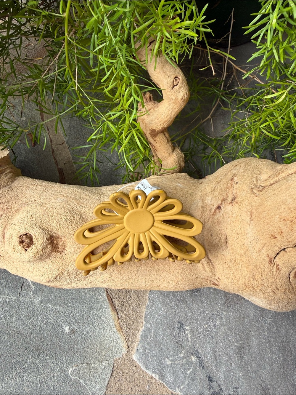 New🌟Anthropologie-Mustard Yellow Flower Hair Claw Clip